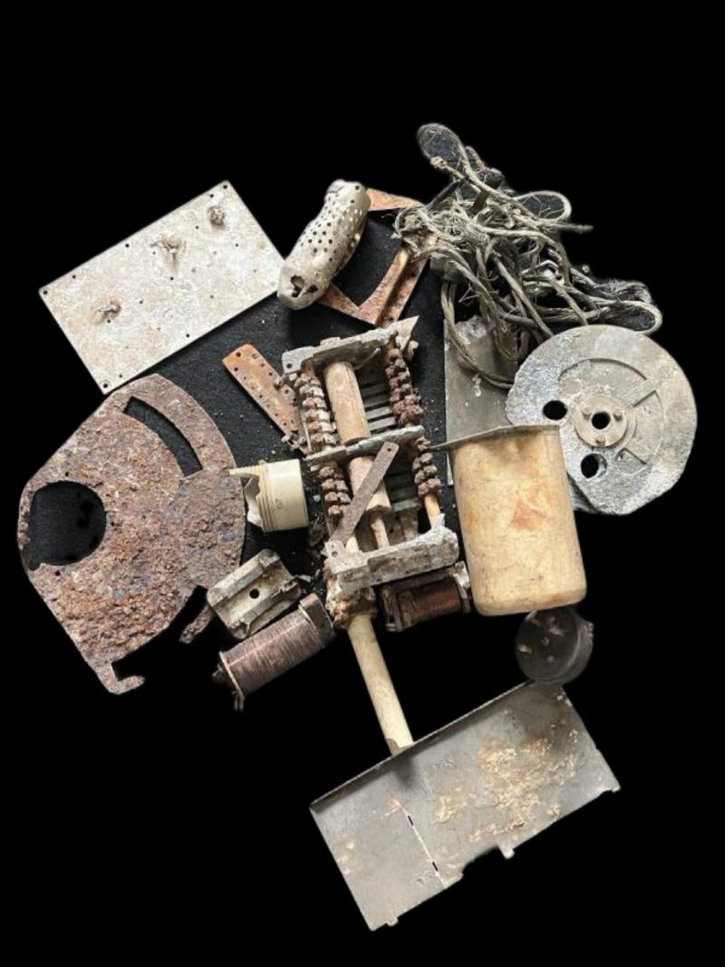 RELIC WW2 GERMAN RADIO EQUIPMENT PARTS