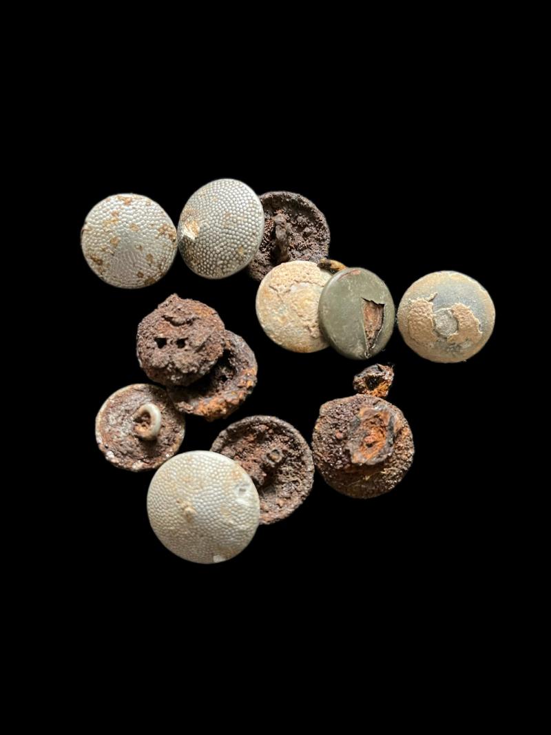 12 X WW2 GERMAN BUTTONS
