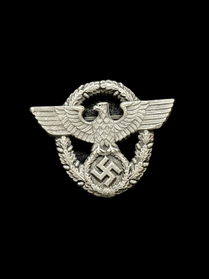 REPRODUCTION WW2 GERMAN POLICE CAP BADGE