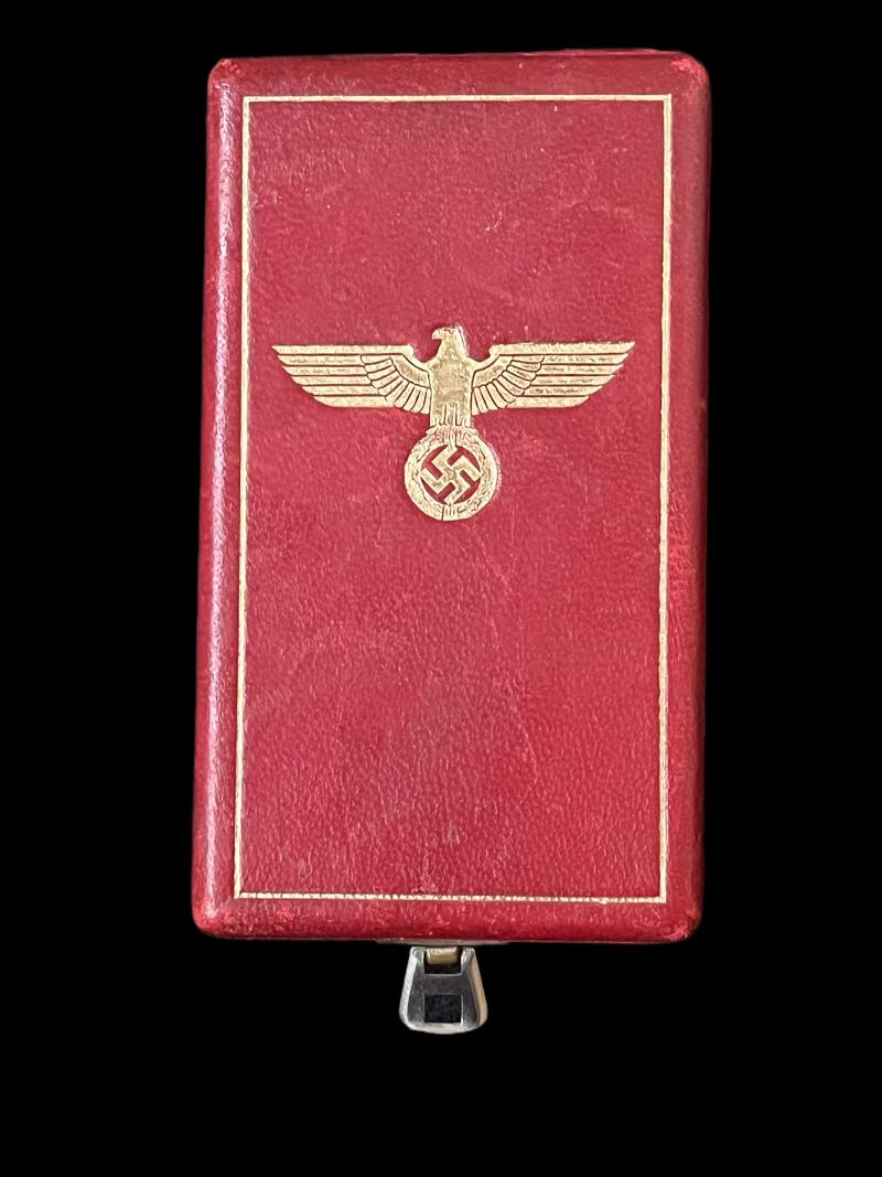 WW2 GERMAN ORDER OF THE GERMAN EAGLE, THIRD CLASS WITH SWORDS BY GODOT