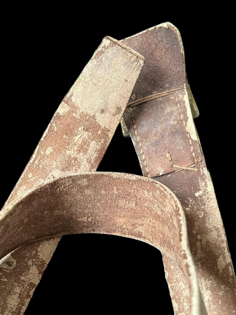 WHITE LEATHER BELT WITH BRASS BUCKLE