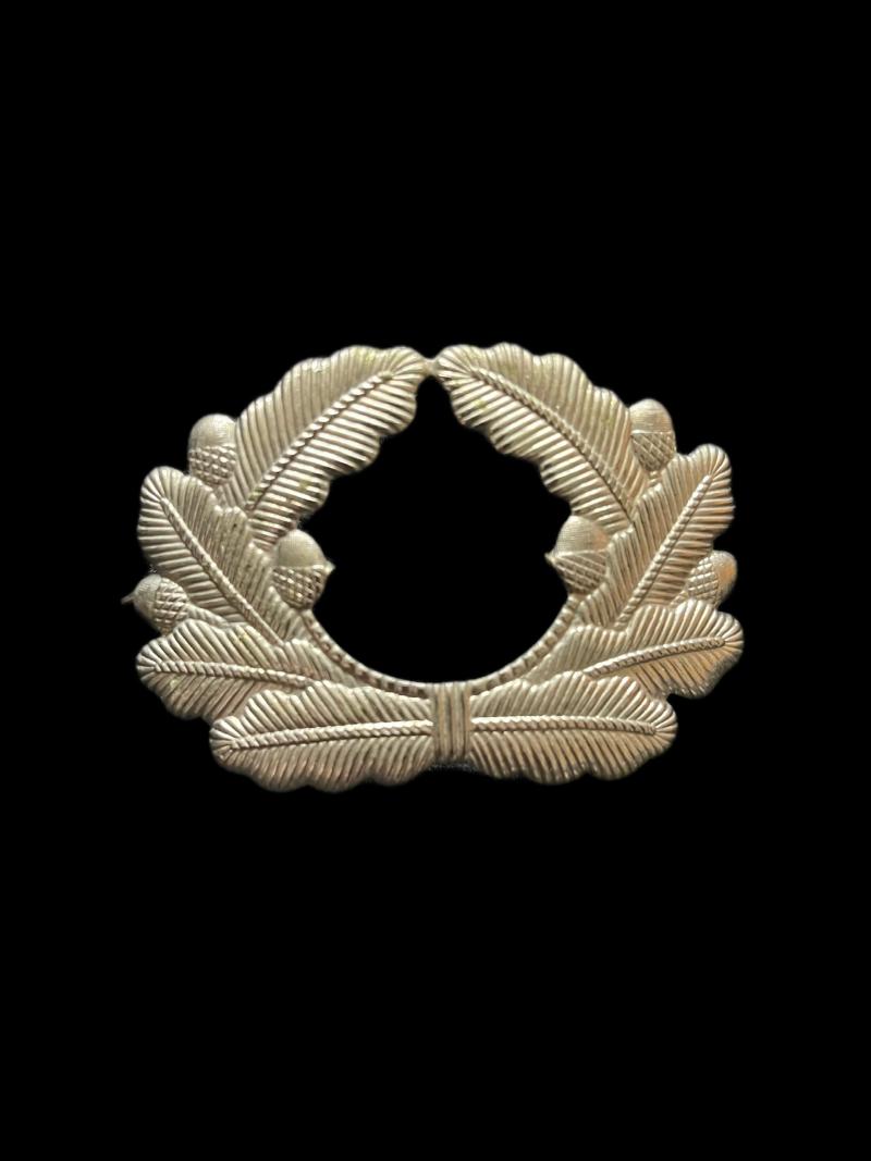 EAST GERMAN ARMY WREATH BADGE