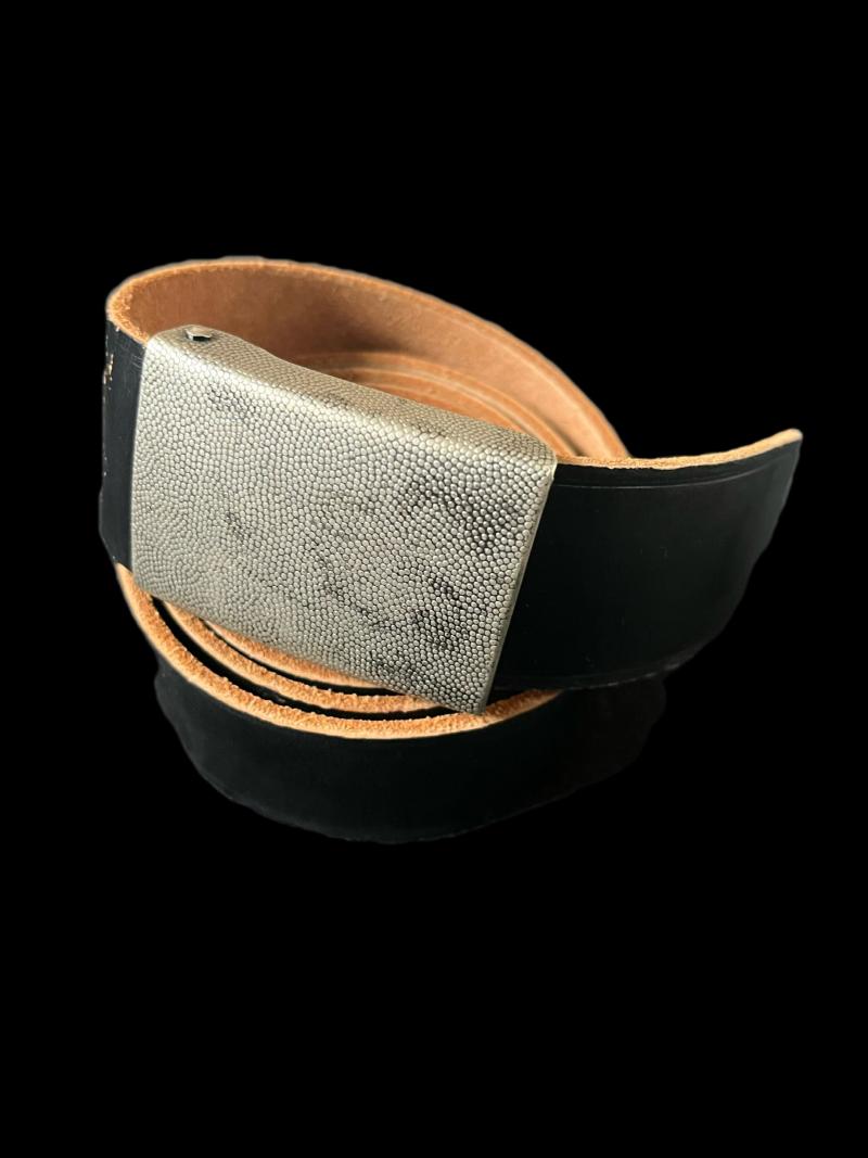 EAST GERMAN NVA LEATHER BELT AND BUCKLE