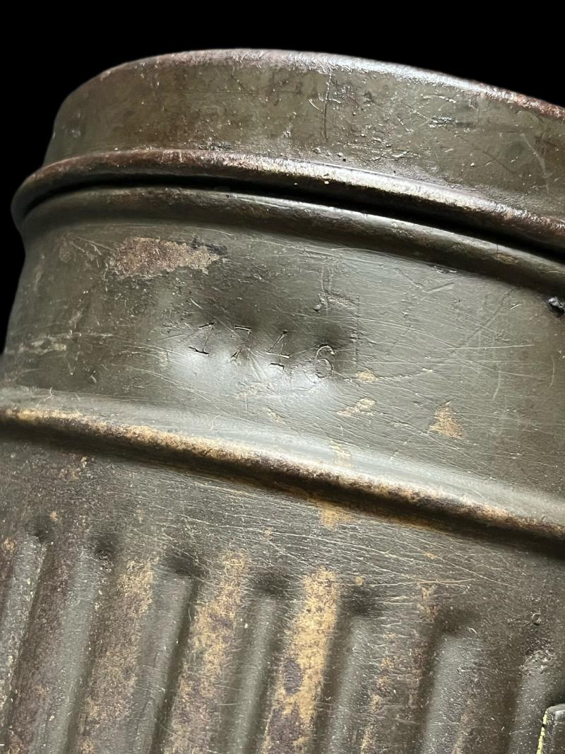 WW2 GERMAN M30 GAS MASK IN TIN