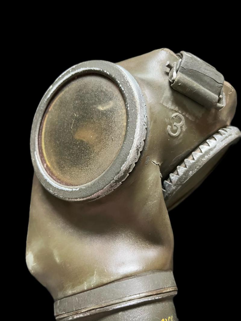 WW2 GERMAN GAS MASK IN A DRAEGER GAS MASK TIN