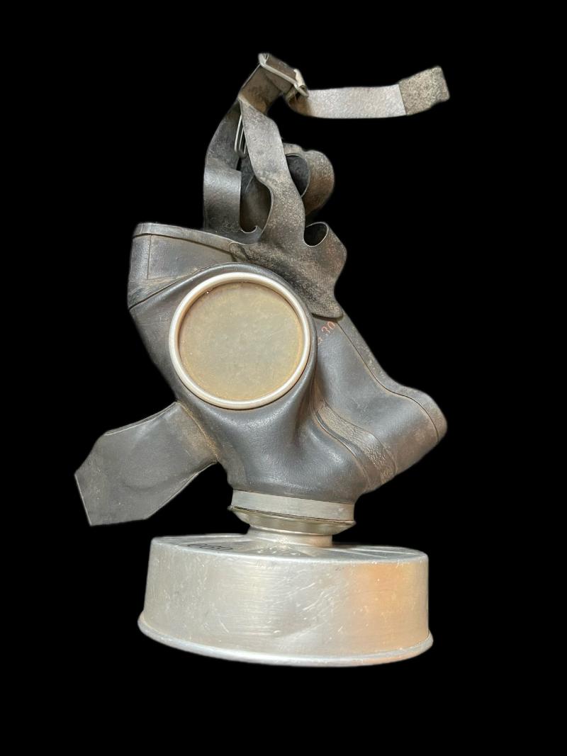 WW2 GERMAN GAS MASK