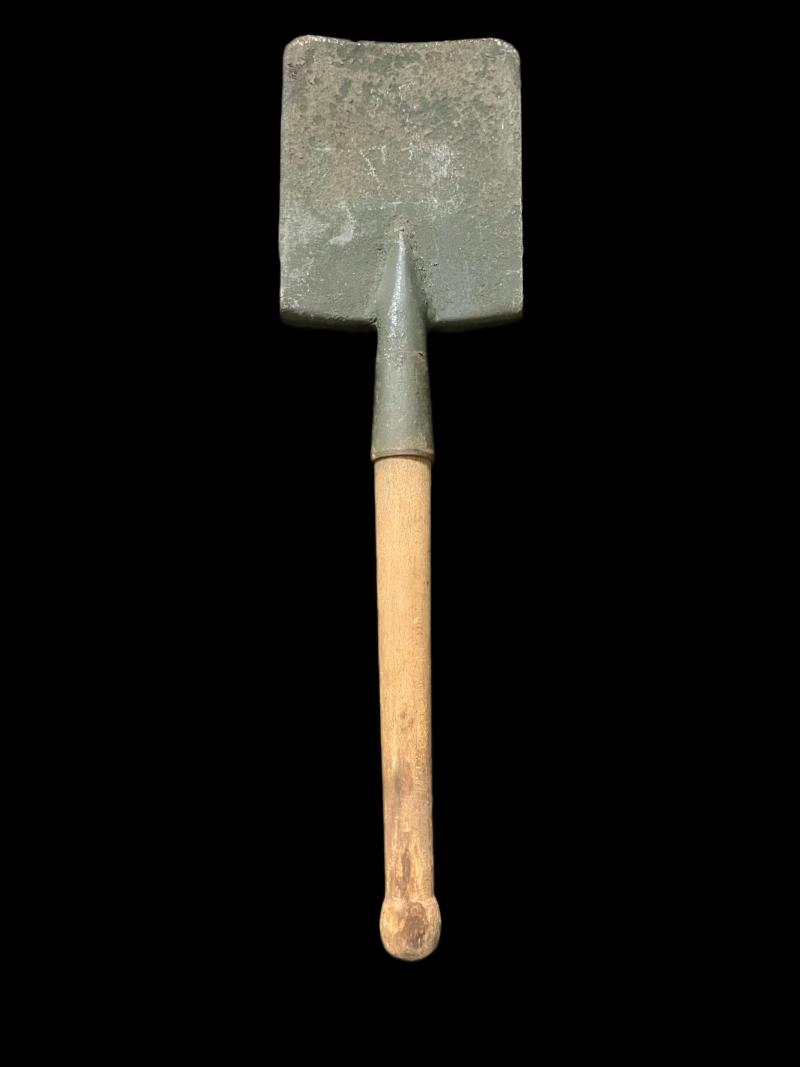 GERMAN ENTRENCHING TOOL