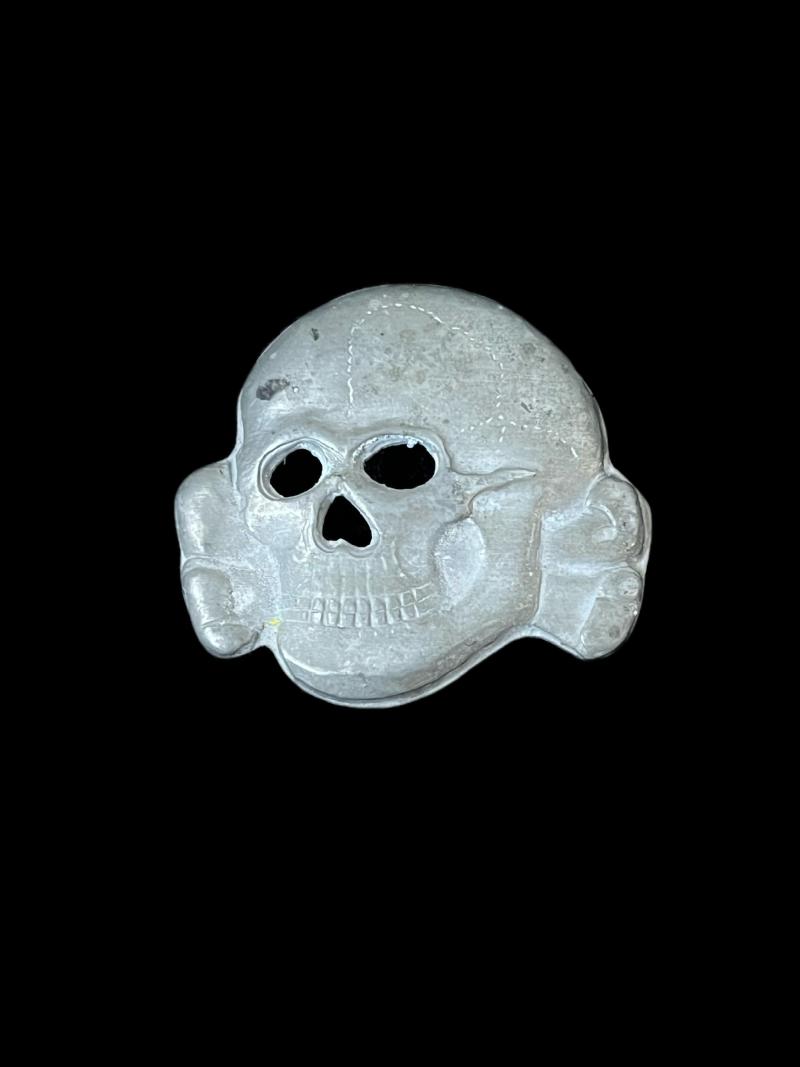 REPRODUCTION WW2 GERMAN SS SKULL (M1/52)