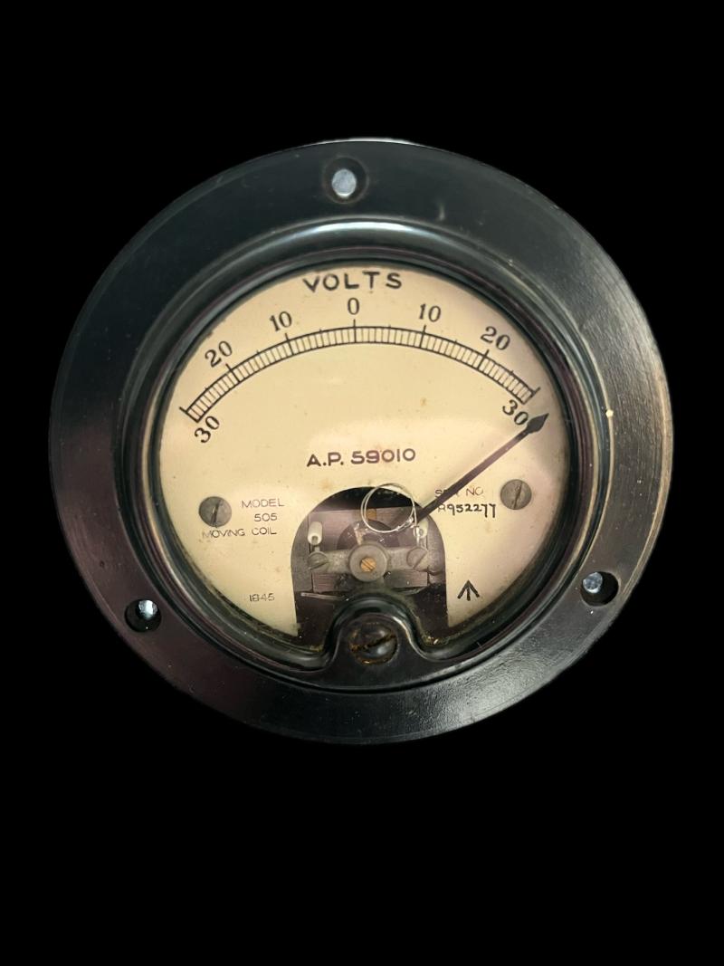 1945 DATED BRITISH MILITARY A.P.59010 VOLTS METER