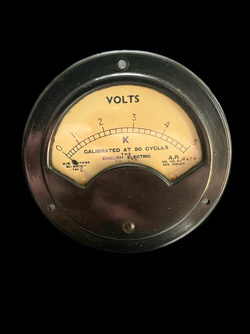 1945 DATED BRITISH MILITARY K VOLTS METER