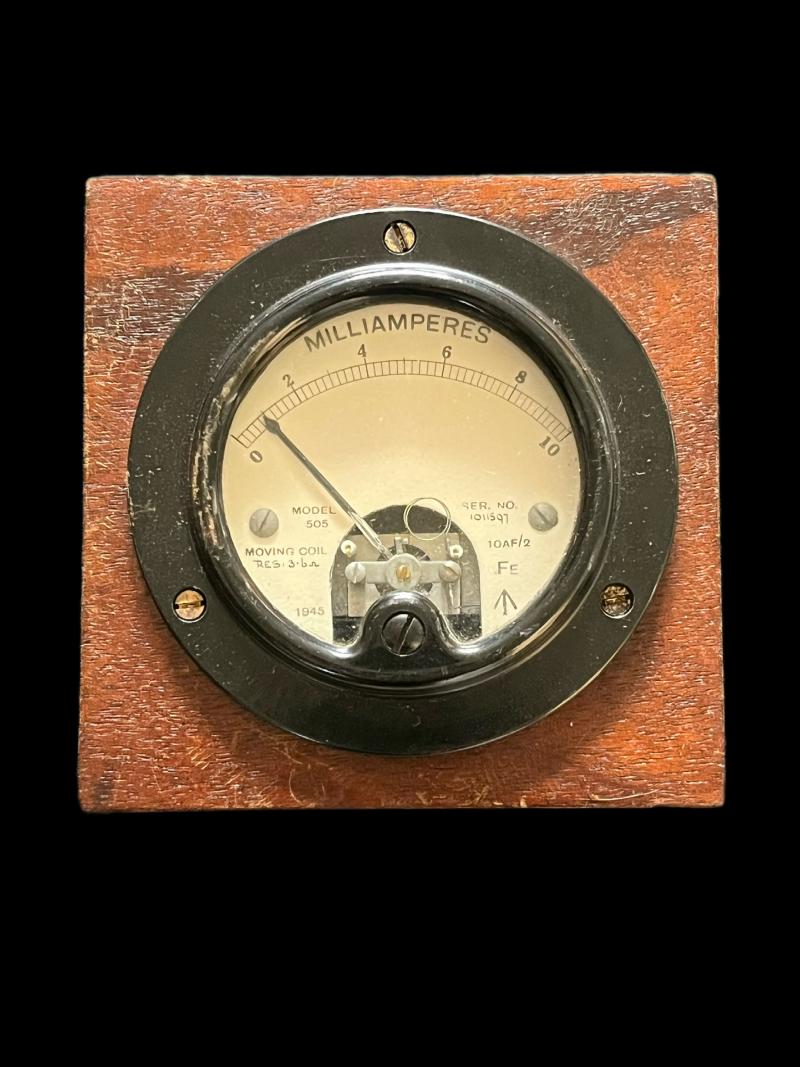 1945 DATED BRITISH MILITARY MILLIAMPERES METER