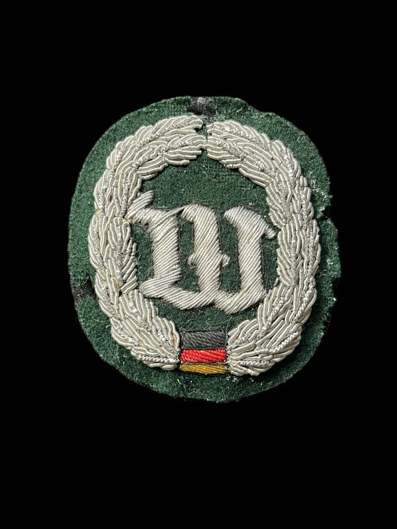 GERMAN BUNDESWEHR WACHBATAILLON BERET BADGE
